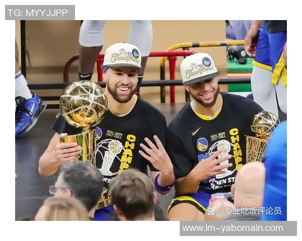 追梦谈库里目光背后的支持与认同让我感受到队友的信任与期待