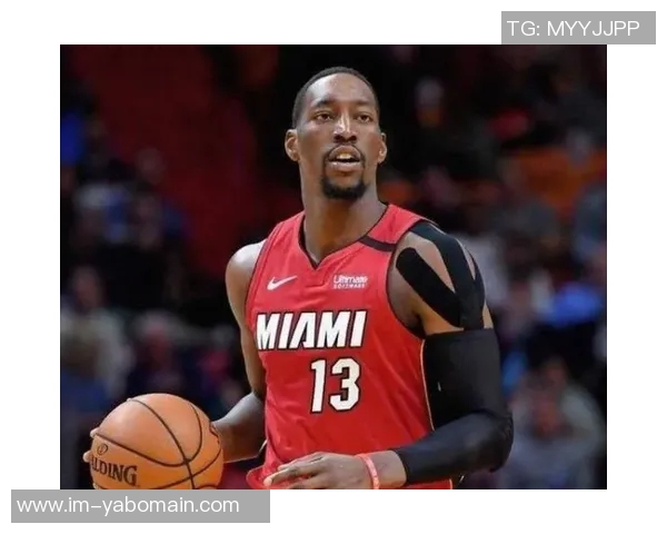 阿德巴约称小米切尔为进攻搅拌机施压持球人提升球队表现